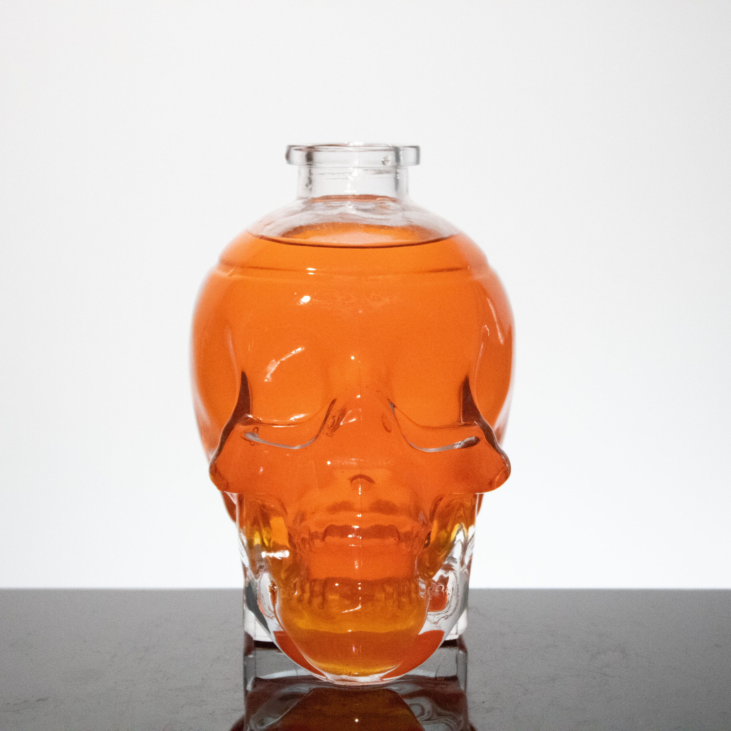 Customized 750ml Bartop Finish Skull Glass Liquor Bottle Whisky Glass Bottle